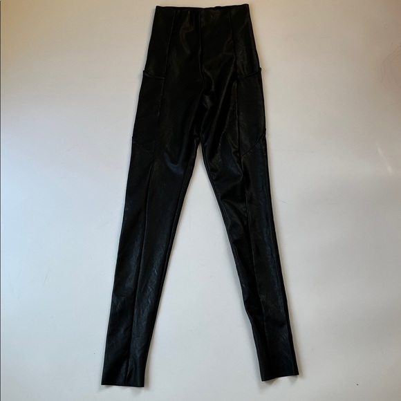 Commando Faux Leather Pocket Legging - Picture 5 of 14